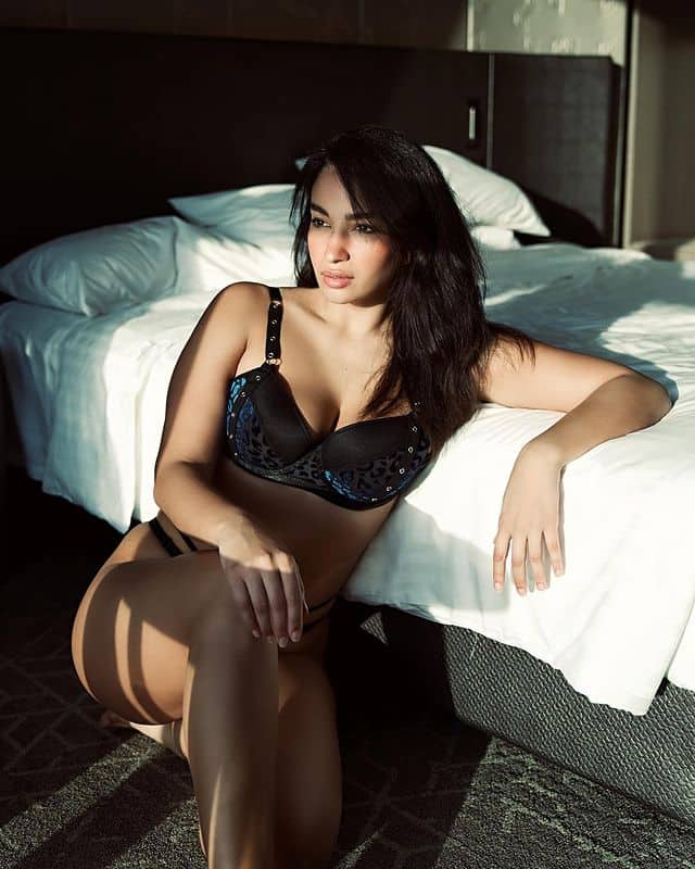 , ‘Badla’ Actress Elena Fernandes Looks Hot And Bold In Her Latest Photoshoot Pictures…
