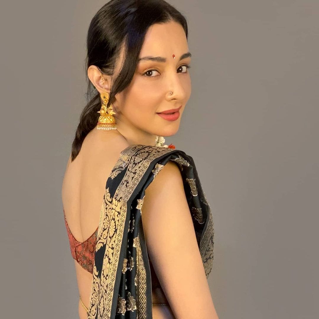 , The British Asian actress Feryna Wazheir Looks Gorgeous In Indian outfits!